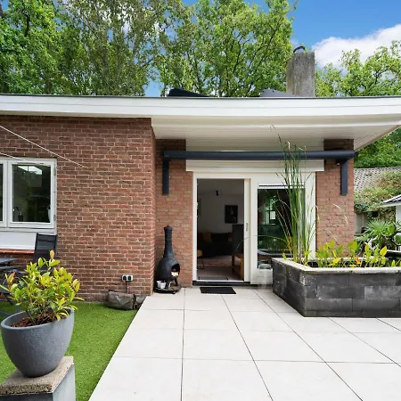 Hébergement de vacances House In With Sauna