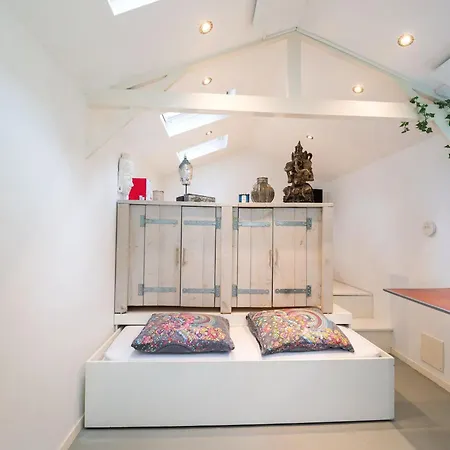 Hébergement de vacances House In With Sauna *